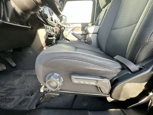 Used 2022 Jeep Wrangler Unlimited Sport image 16