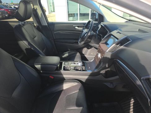 Used 2020 Ford Edge Titanium w/ Equipment Group 301A AWD/4WD image 10