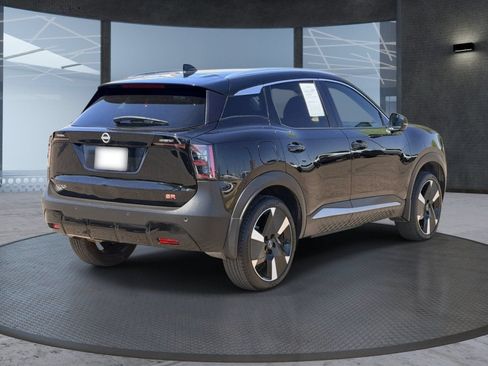 Used 2025 Nissan Kicks SR w/ SR Premium Package FWD image 6