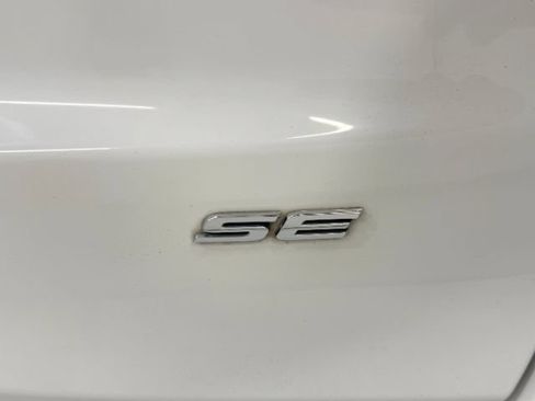 Used 2019 Ford Fusion SE FWD image 13