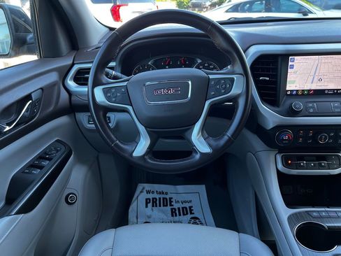 Used 2023 GMC Acadia SLT AWD/4WD image 12