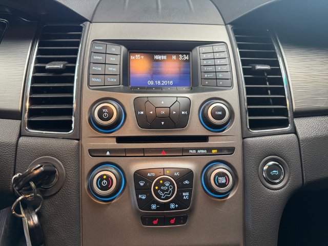 Used 2014 Ford Taurus SEL FWD image 3