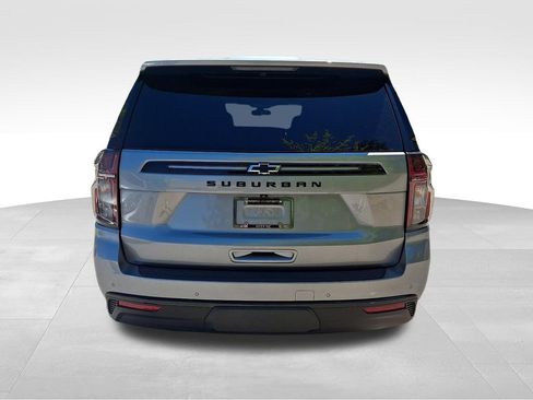 Used 2024 Chevrolet Suburban Z71 w/ Luxury Package AWD/4WD image 5