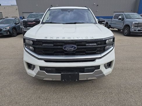 Used 2025 Ford Expedition Max Platinum w/ Driver's Package image 2