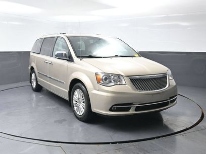 Used 2015 Chrysler Town & Country Limited Platinum w/ Trailer Tow Group