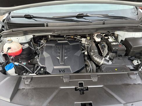 Used 2022 Kia Carnival LX image 12