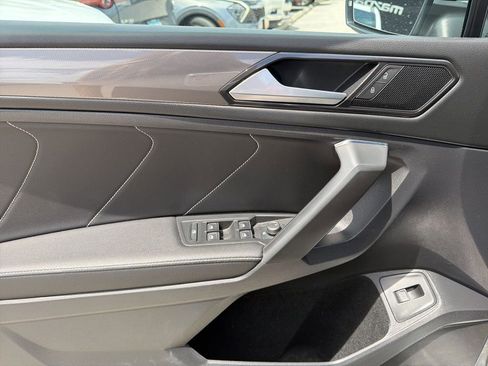 Used 2022 Volkswagen Tiguan SE image 16