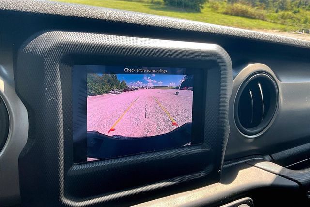 Used 2021 Jeep Gladiator Sport AWD/4WD image 19