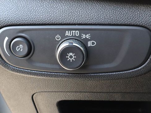 Used 2025 Chevrolet TrailBlazer LT FWD image 16