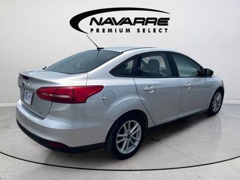 Used 2017 Ford Focus SE FWD image 6