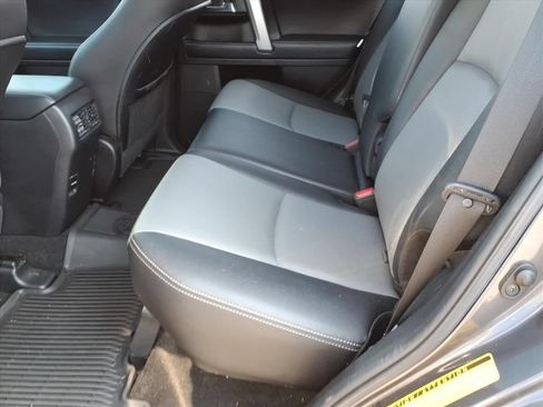 Used 2018 Toyota 4Runner SR5 Premium AWD/4WD image 8