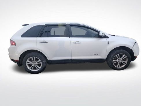 Used 2010 Lincoln MKX AWD image 2