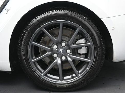 Used 2020 Tesla Model 3 Standard Range Plus RWD image 36