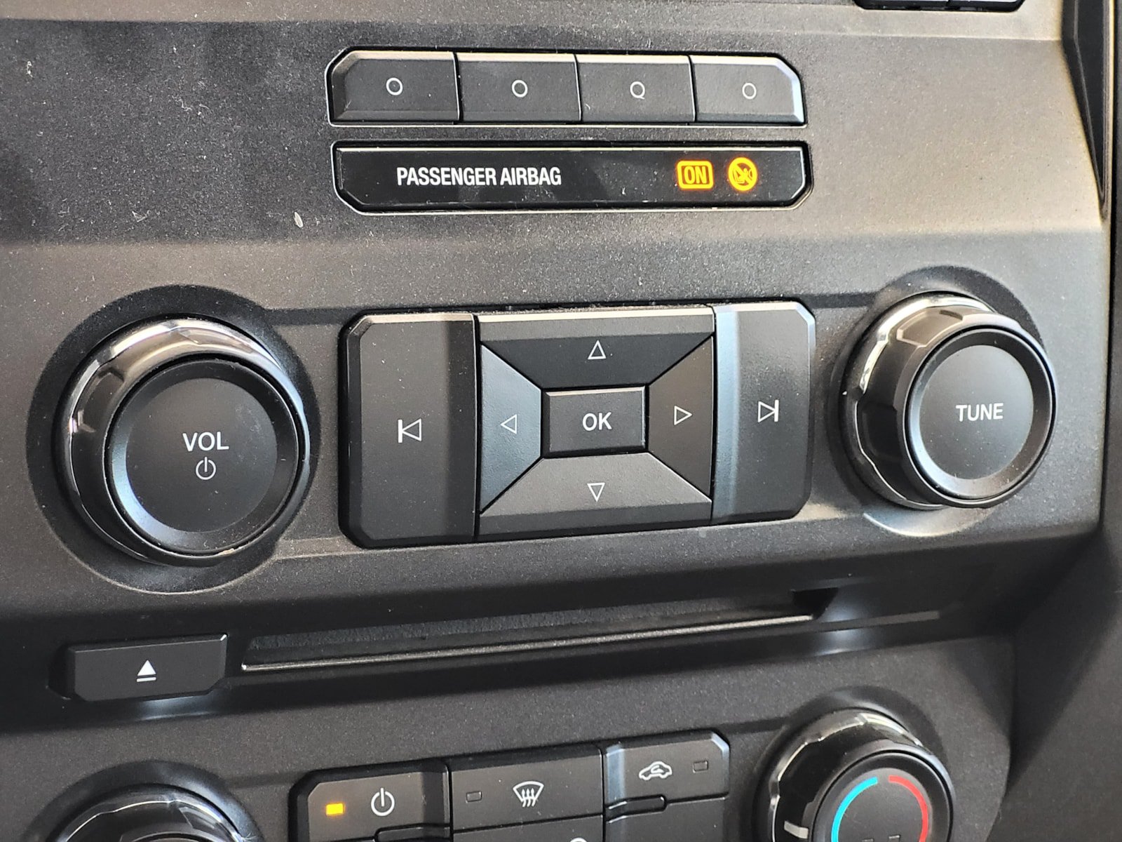 Used 2017 Ford F550 2WD Regular Cab Super Duty image 13