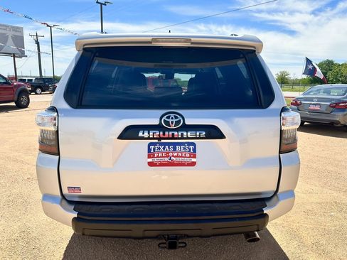 Used 2021 Toyota 4Runner TRD Off-Road Premium w/ Convenience Package (TMS) image 9