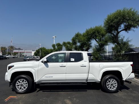 New 2026 Toyota Tacoma SR5 AWD/4WD image 4