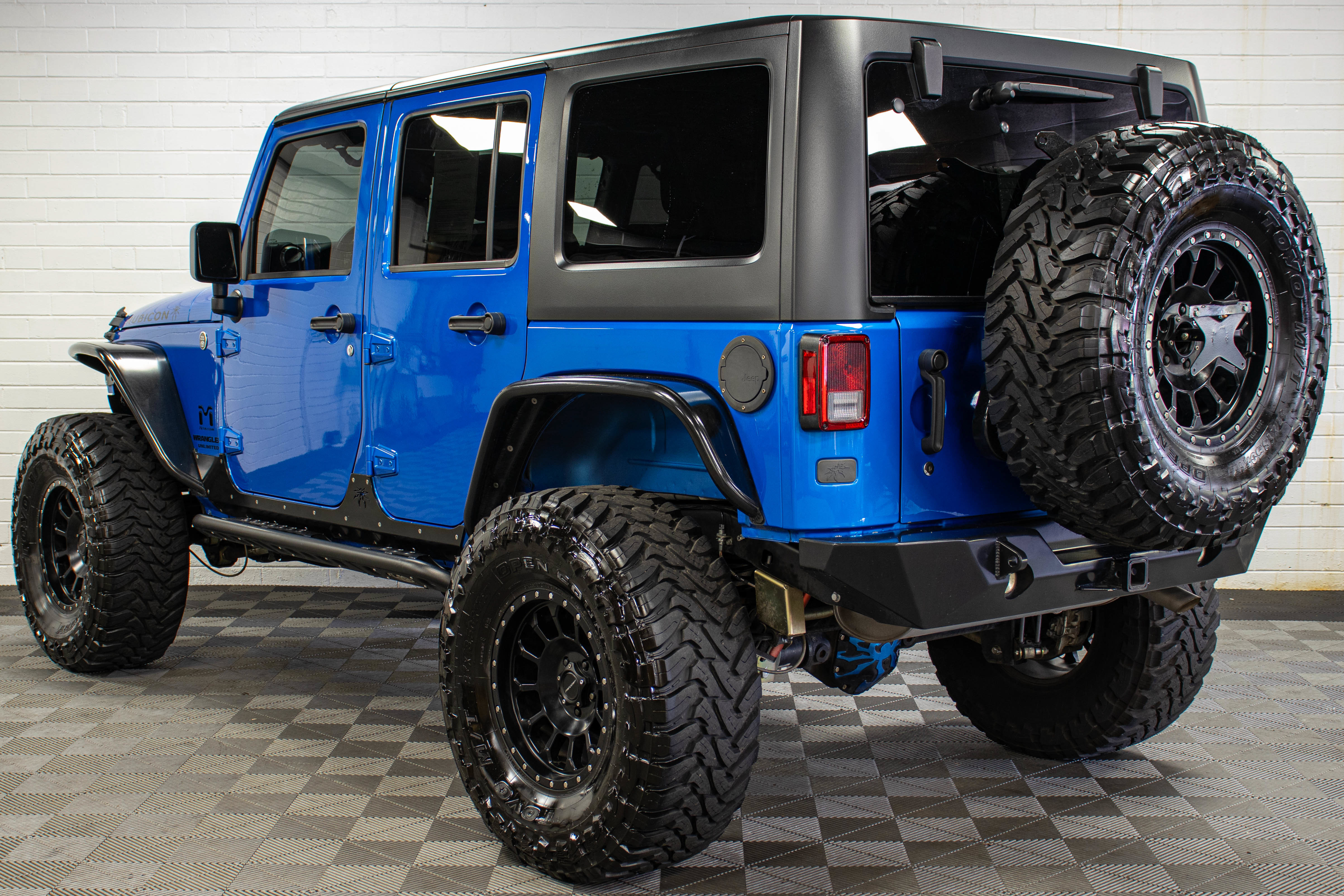Used 2015 Jeep Wrangler Unlimited Rubicon w/ Connectivity Group AWD/4WD image 5