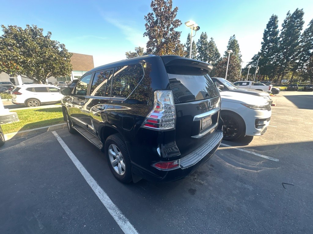 Used 2016 Lexus GX 460 w/ Comfort Package AWD/4WD image 3