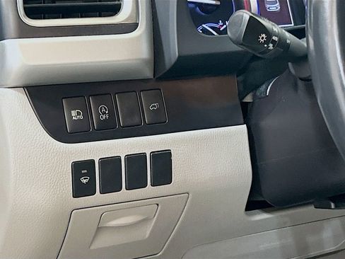 Used 2019 Toyota Highlander XLE FWD image 8