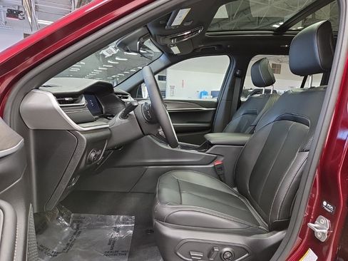 New 2026 Jeep Grand Cherokee Limited w/ Limited Altitude Package image 9