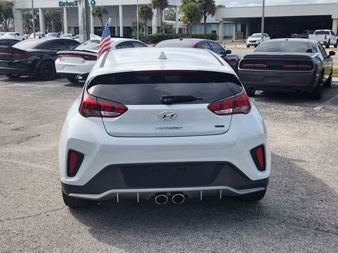 Used 2019 Hyundai Veloster Turbo R-Spec image 7