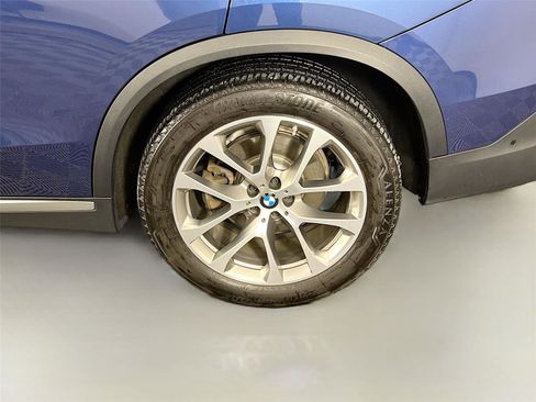 Used 2021 BMW X5 xDrive40i w/ Premium Package 3 AWD/4WD image 32