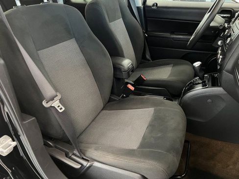 Used 2016 Jeep Patriot Sport w/ Power Value Group image 13