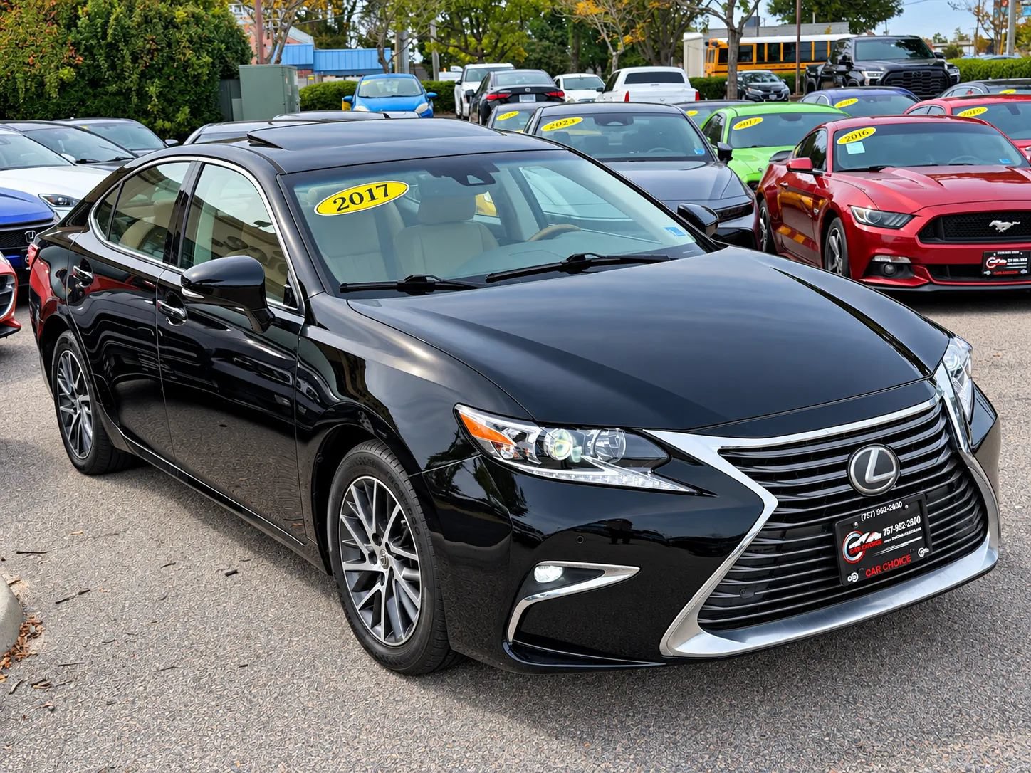 Used 2017 Lexus ES 350 w/ Luxury Package FWD image 5