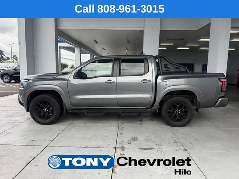 Used 2023 Nissan Frontier SV w/ Midnight Edition Package AWD/4WD image 2