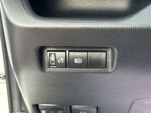 Used 2025 Toyota RAV4 XLE AWD/4WD image 18