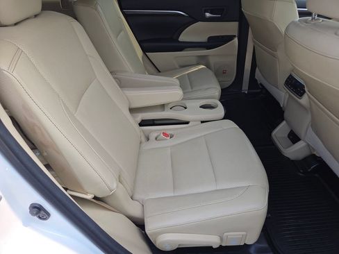 Used 2016 Toyota Highlander Limited Platinum AWD/4WD image 33