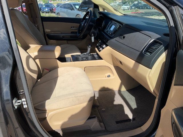 Used 2015 Kia Sedona LX w/ LX Convenience Package FWD image 12