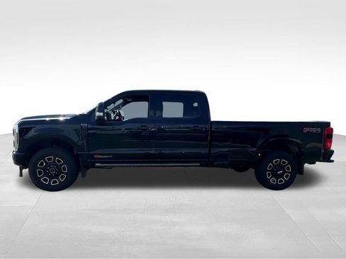 Used 2026 Ford F350 Platinum w/ FX4 Off-Road Package AWD/4WD image 4