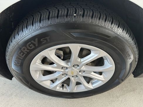 Used 2021 Chevrolet Equinox LS w/ LS Convenience Package FWD image 5