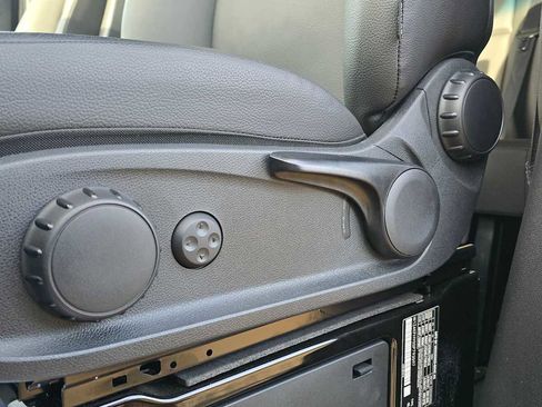 Used 2025 Mercedes-Benz Sprinter 2500 image 28