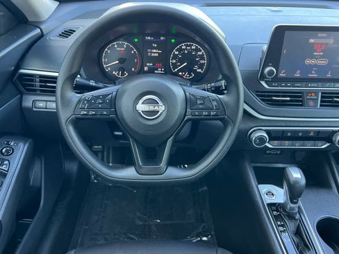 Used 2025 Nissan Altima 2.5 S image 15