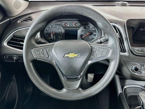 Used 2021 Chevrolet Malibu LT FWD image 17