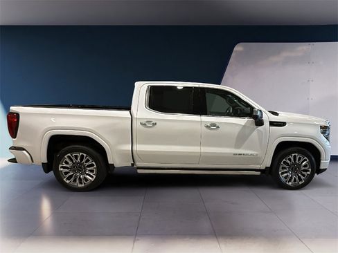 Used 2025 GMC Sierra 1500 Denali Ultimate image 8