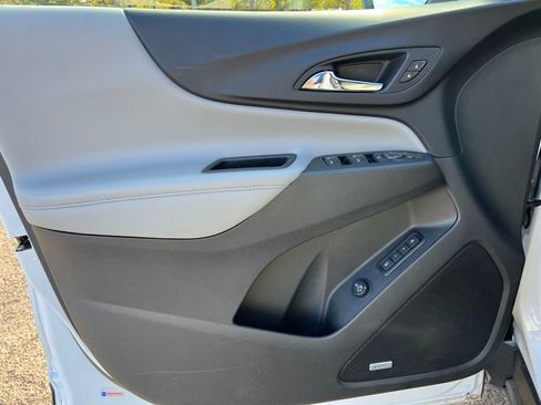 Used 2021 Chevrolet Equinox Premier image 16