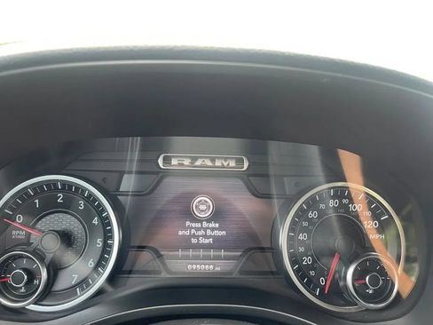 Used 2021 RAM 1500 Big Horn AWD/4WD image 25