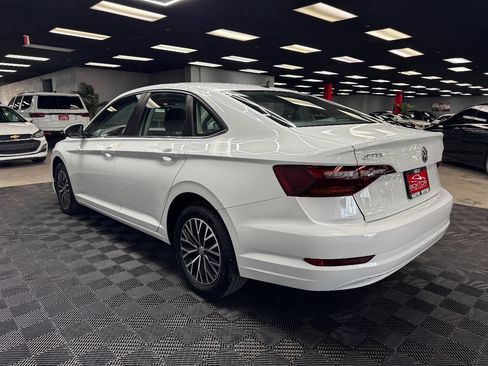 Used 2019 Volkswagen Jetta SE image 9
