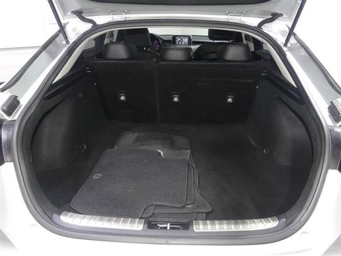 Used 2018 Kia Stinger image 9