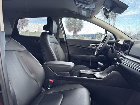 Used 2026 Kia Sportage EX FWD image 23