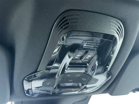 Used 2023 Alfa Romeo Stelvio Ti image 34