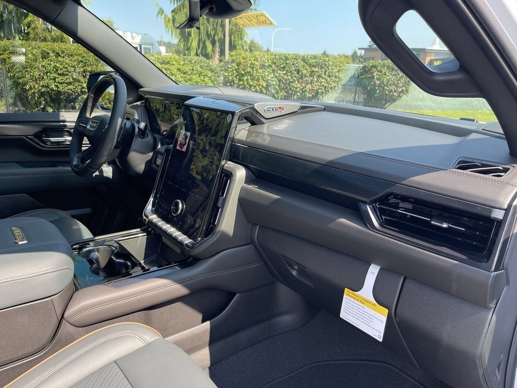 New 2026 GMC Yukon XL AT4 w/ AT4 Premium Plus Package AWD/4WD image 30