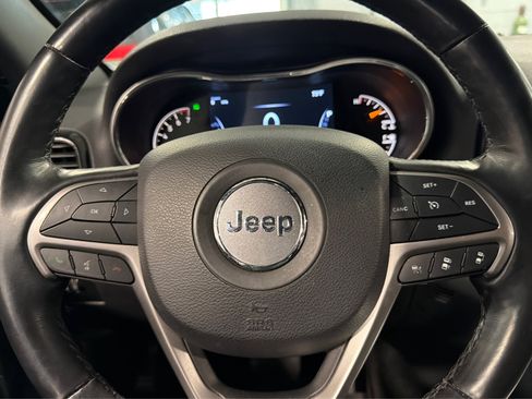 Used 2021 Jeep Grand Cherokee Limited AWD/4WD image 24