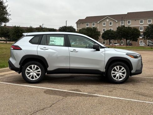 New 2026 Toyota Corolla Cross L image 5