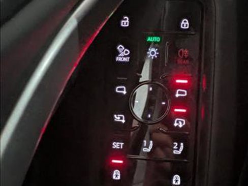 Used 2025 Audi Q5 Prestige image 17