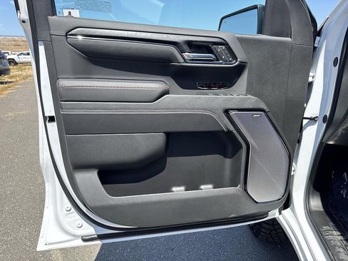 New 2026 GMC Sierra 1500 AT4X w/ LPO, Black Badging Package AWD/4WD image 19