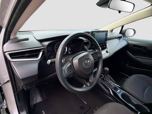 Used 2022 Toyota Corolla LE FWD image 9